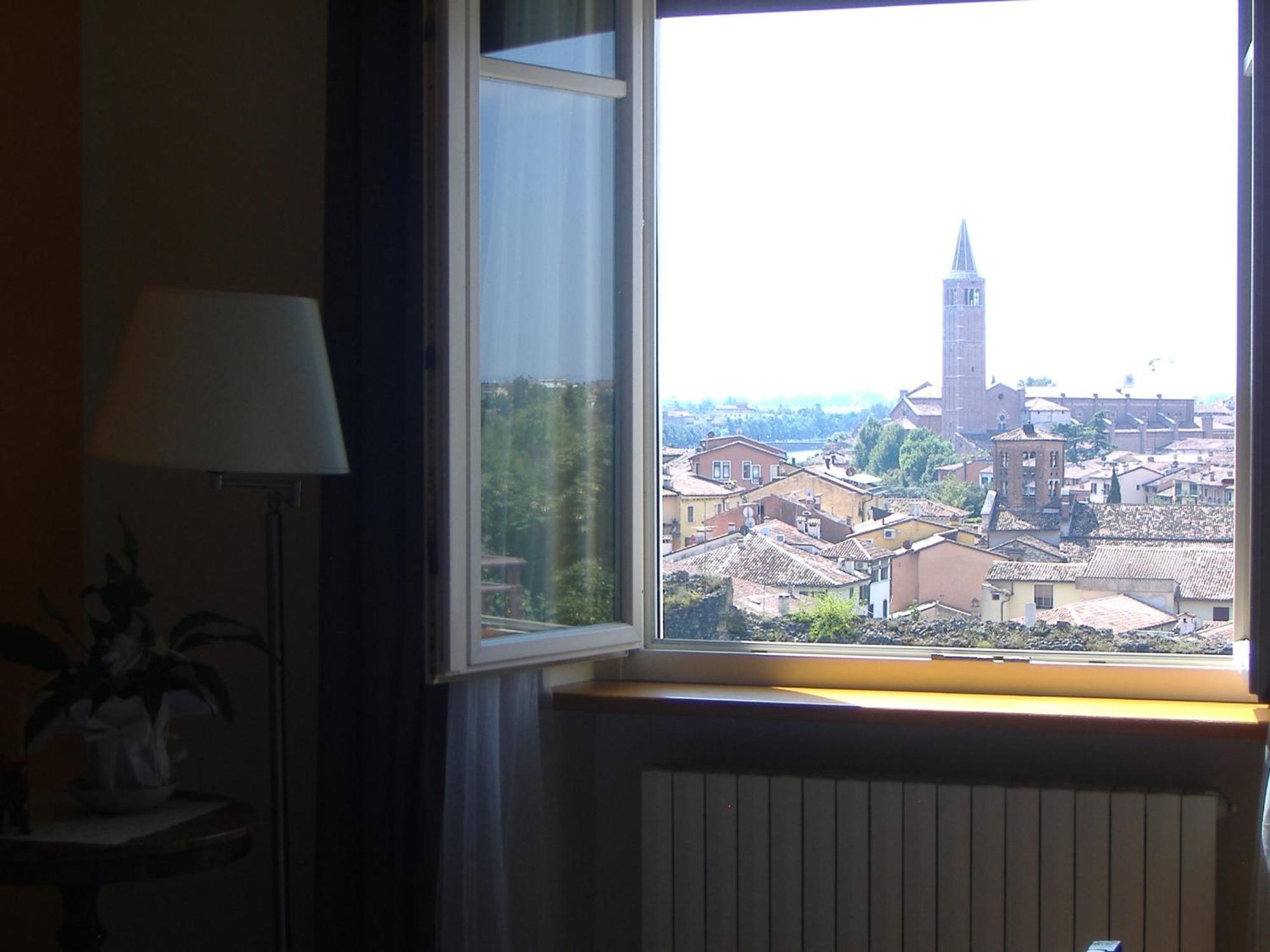 Agli Abbaini Bed & Breakfast Verona Bagian luar foto